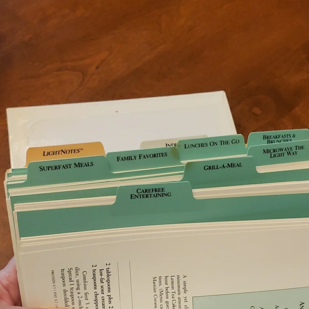 (2 Set) Light & Easy Cooking Collection Binders- Recipes & Menus